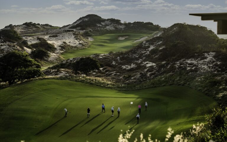 featured_eb8d94-ebb894eb9faced9484ec8aa4-ed98b8eca7ac-the-bluffs-ho-tram-strip